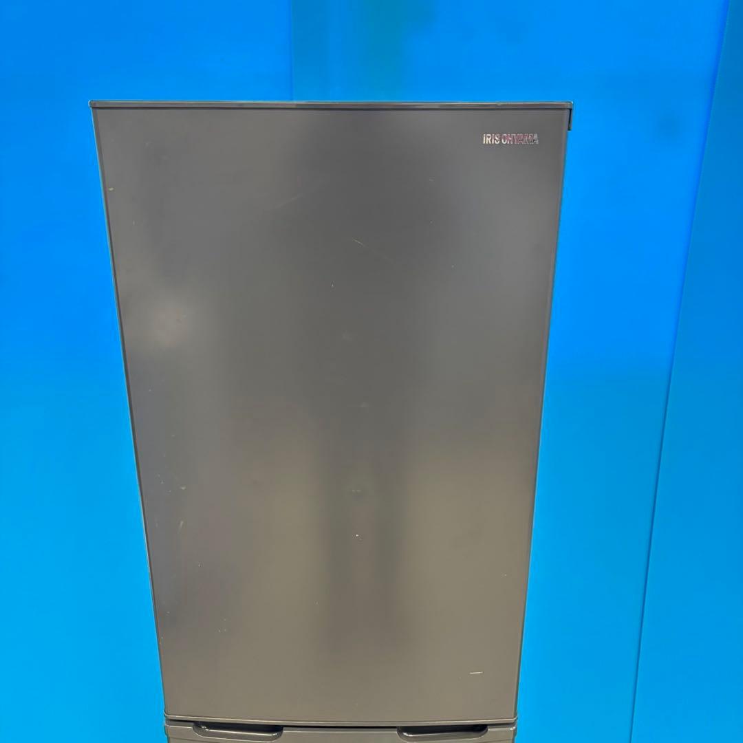 709 スリムデザイン　冷蔵庫　小型　200L弱　美品　一人暮らし洗濯機も有格安