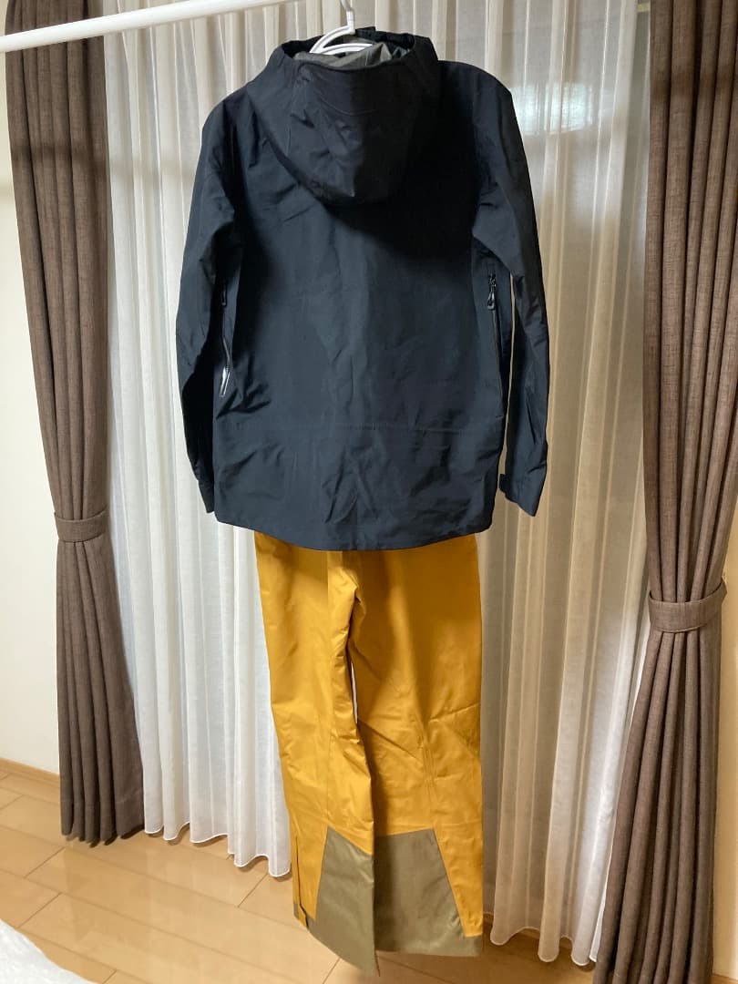 美品 GOLDWIN ゴールドウィン ゴアテックス スキーウェア上下 ARRIS