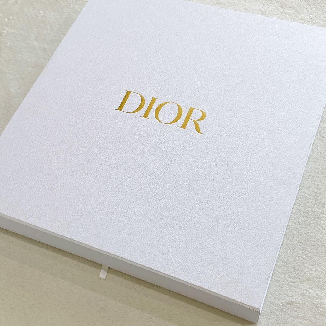 baby Dior　おくるみ　トワル・ドゥ・ジュイ　アニマル　オブリーク刺繍