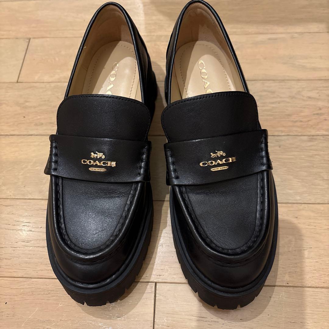 黒coachローファー