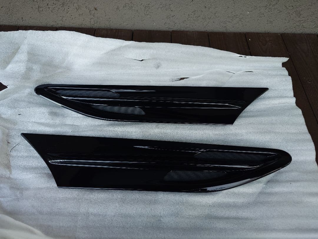 トヨタ86 　純正フェンダーガーニッシュ