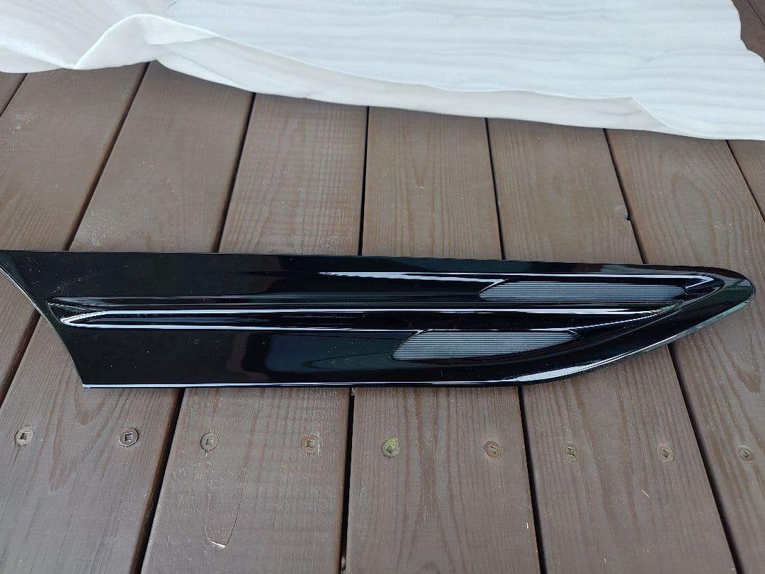 トヨタ86 　純正フェンダーガーニッシュ