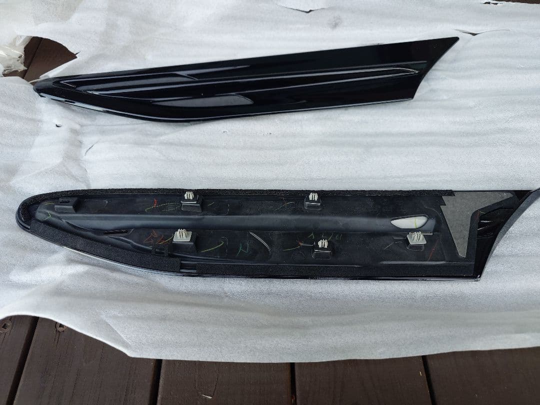 トヨタ86 　純正フェンダーガーニッシュ