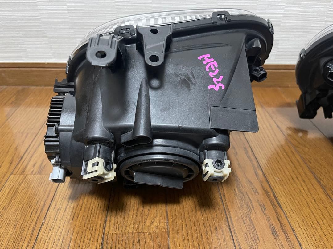 スズキ 純正 Lapin ラパン HE22S HID　ヘッドライト 左右