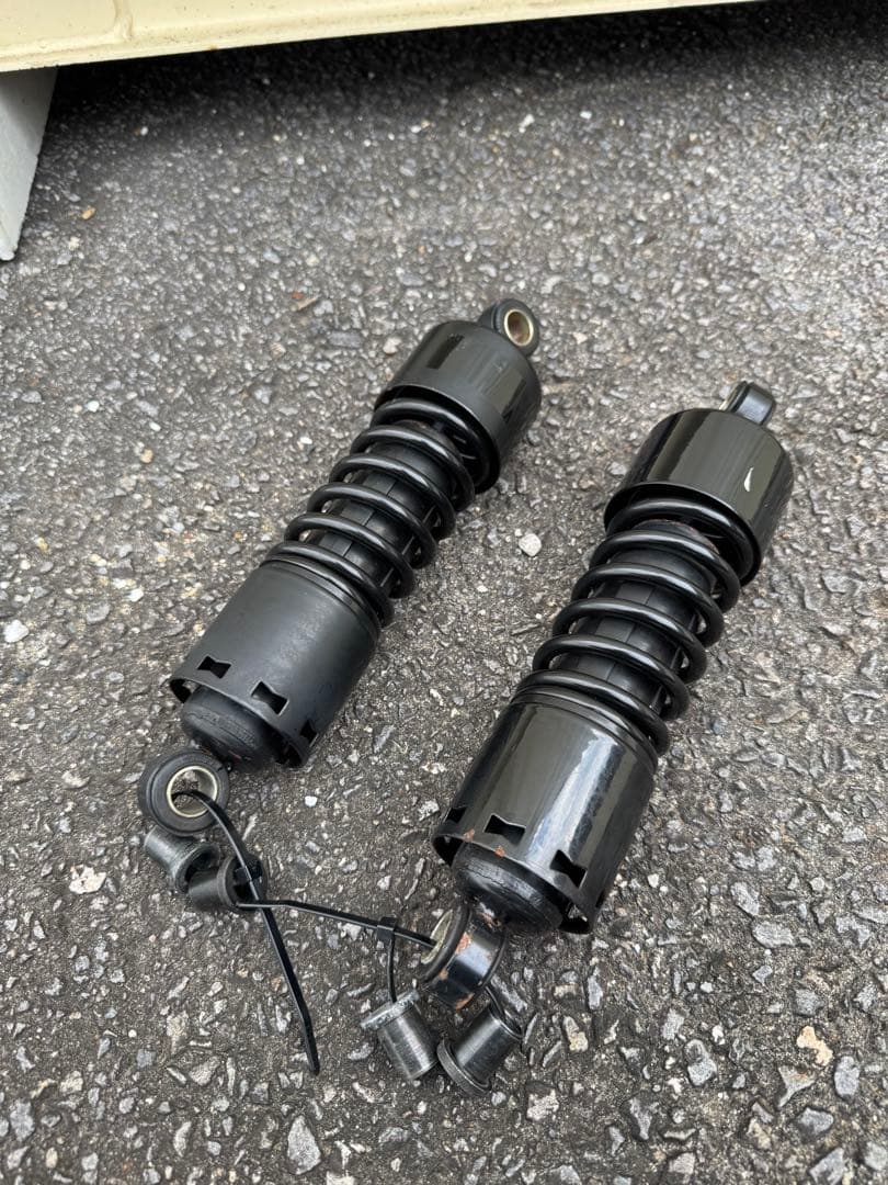 ハーレースポーツスターローダウン用リアサスペンション？2003年式についてました