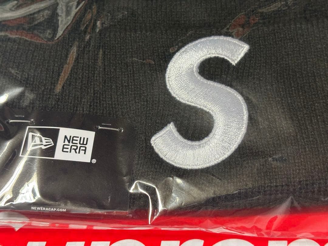 羊のジョン 　supreme new era s logo beanie