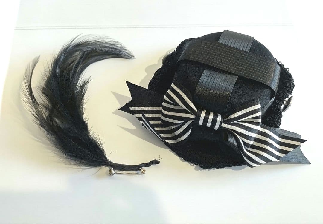 ALICE and the PIRATES 羽根付きストライプリボンミニハット