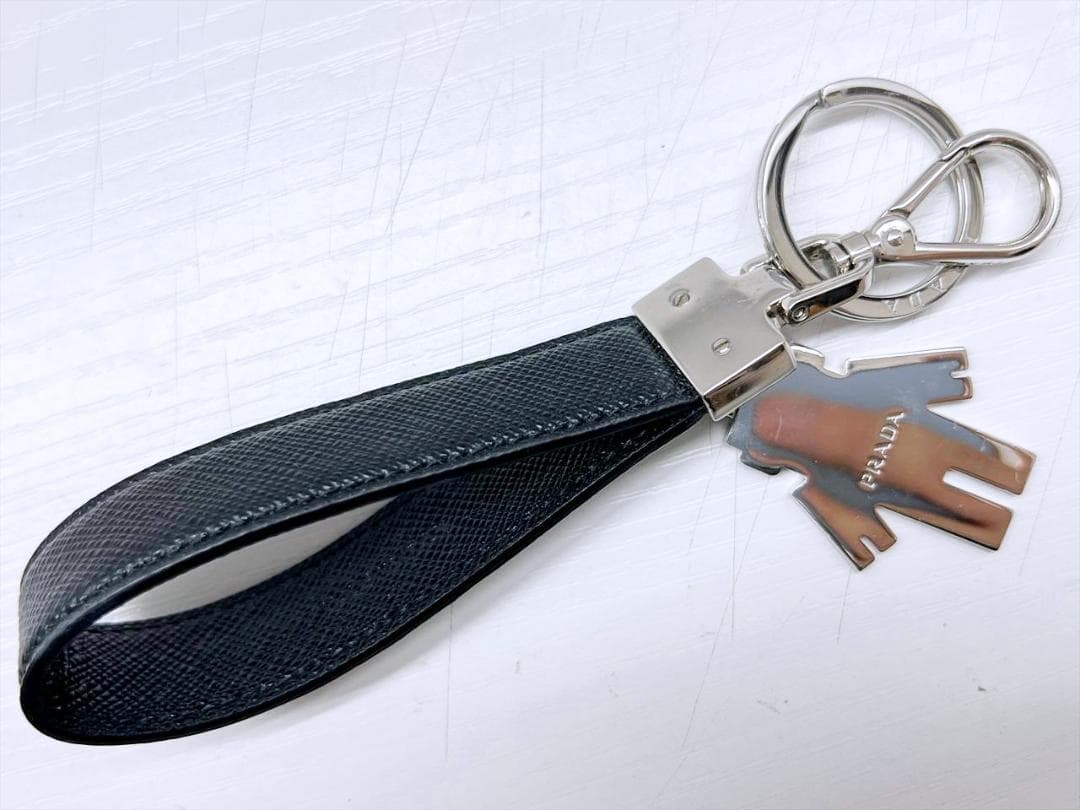 美品　PRADA　プラダ　サフィアーノ　ロボット　キーリング　キーホルダー