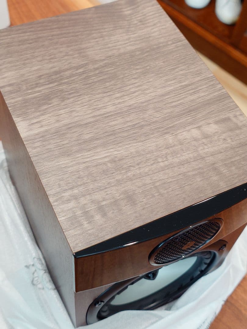 ファインオーディオ　FYNE AUDIO F３００ ウォールナット