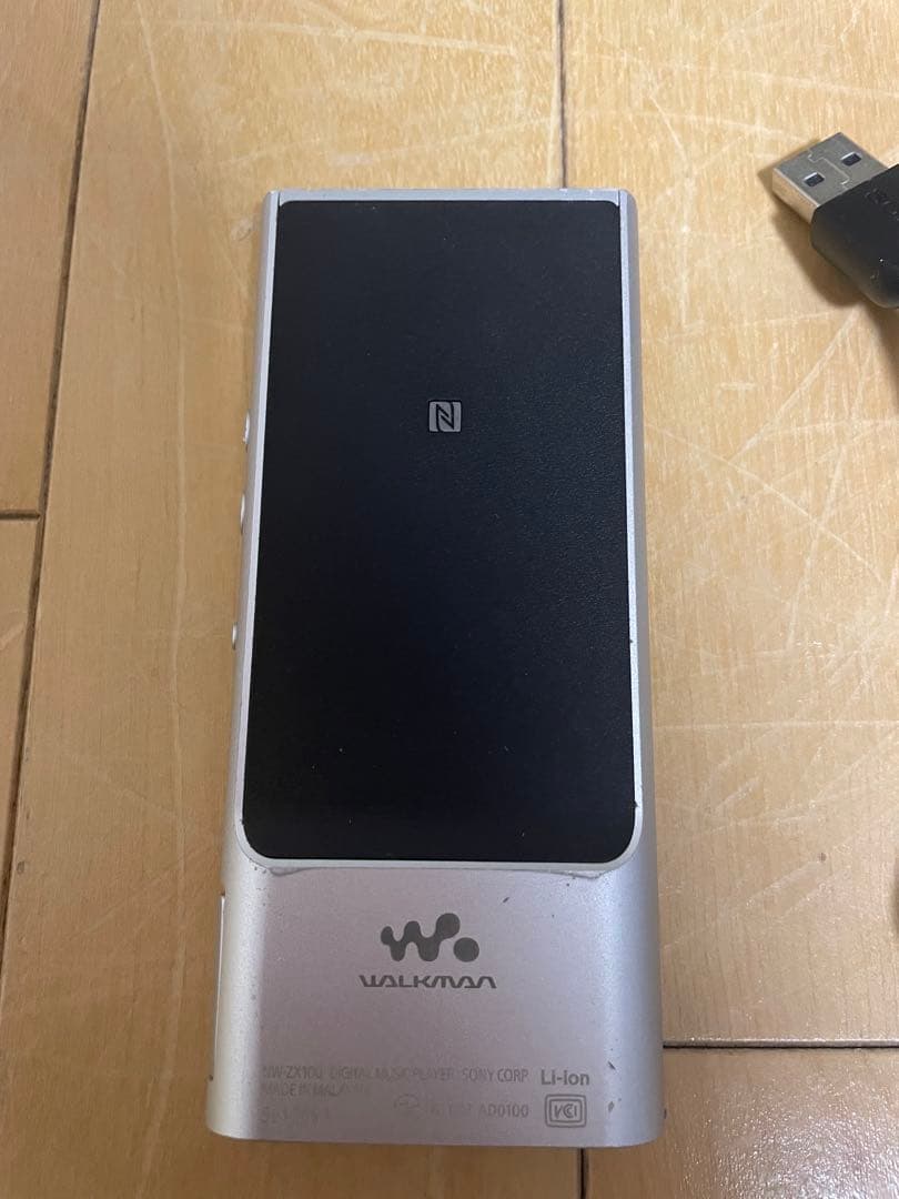 SONYウォークマンNW-ZX100 128GB　シルバー