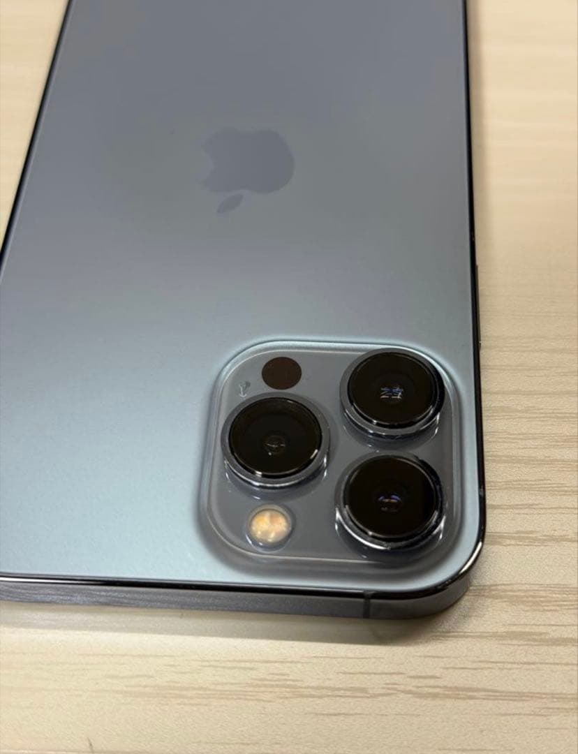 iPhone13 Pro Max SIMフリーとiPad Air極美品キーボード