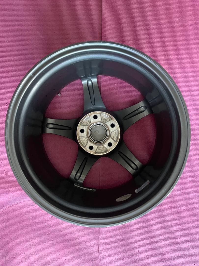 車　ENKEI PerformanceLine PF05