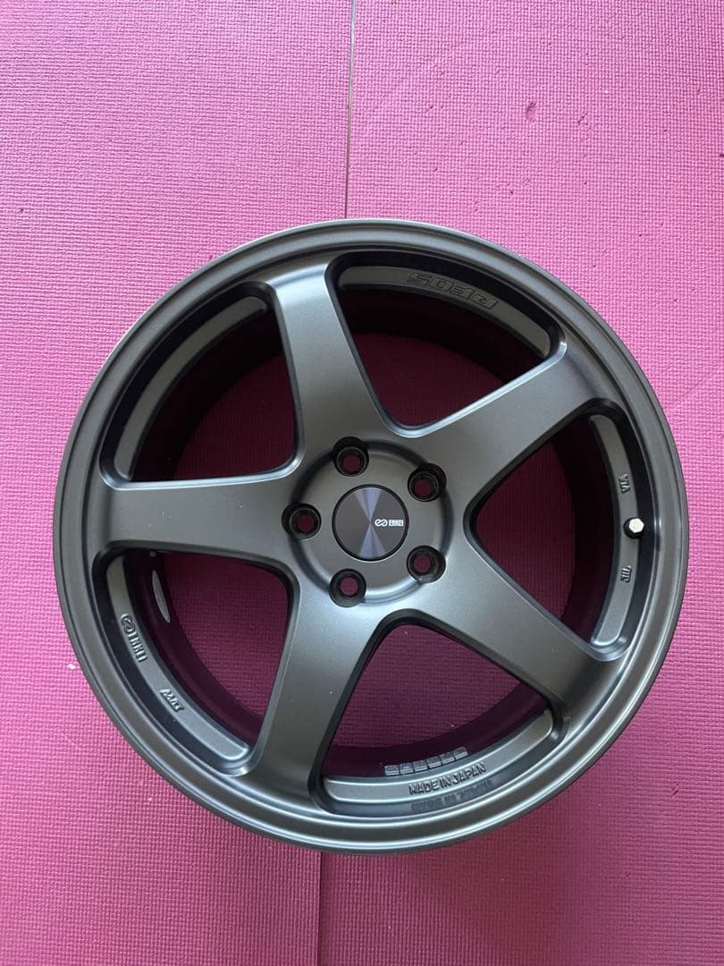 車　ENKEI PerformanceLine PF05