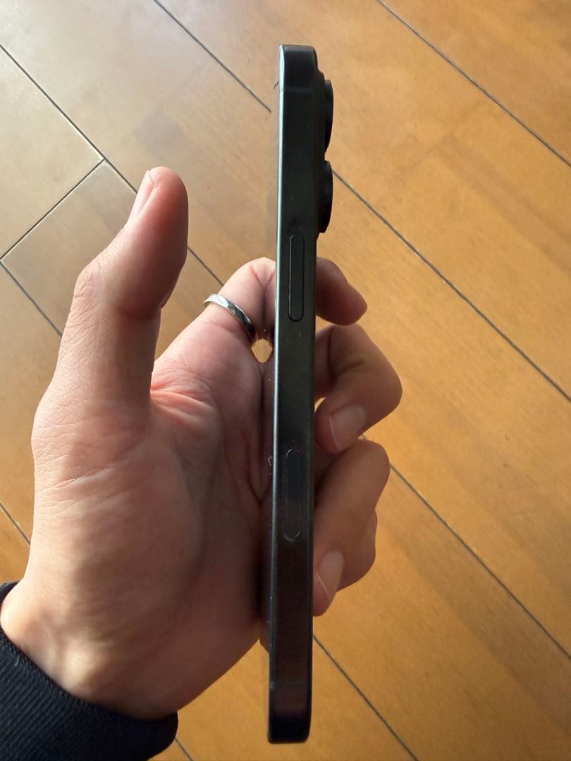 Apple iPhone 16 Pro 256GB ブラックチタニウム 本体