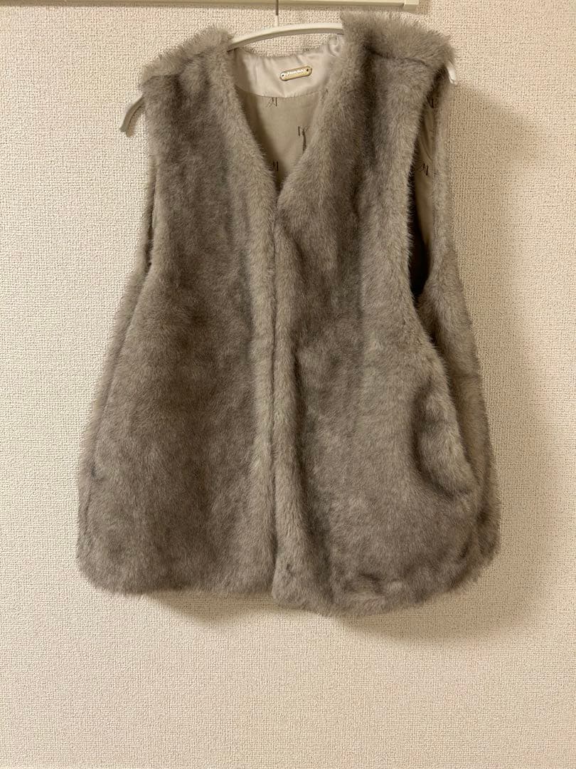 エメイン　コンパクトファーベスト