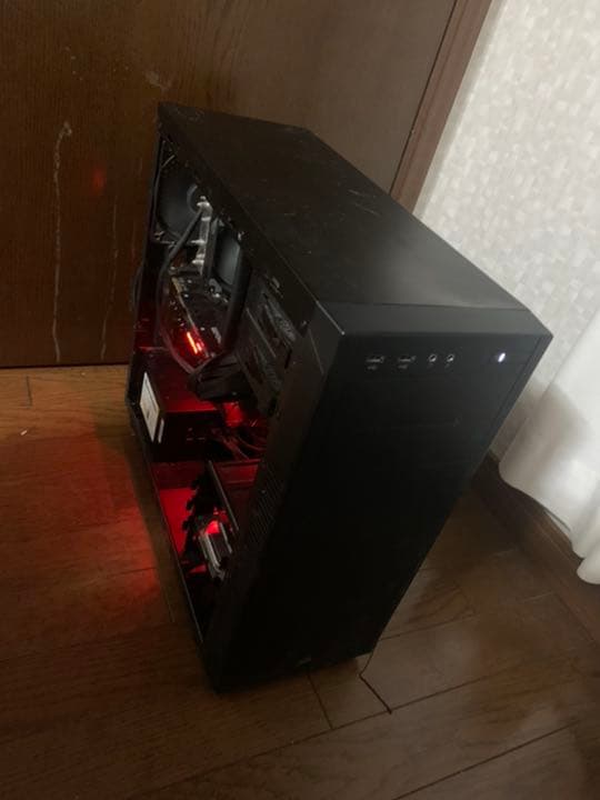 パソコン初心者におすすめ！モニター　マウス　キーボード込みデスクトップパソコン！