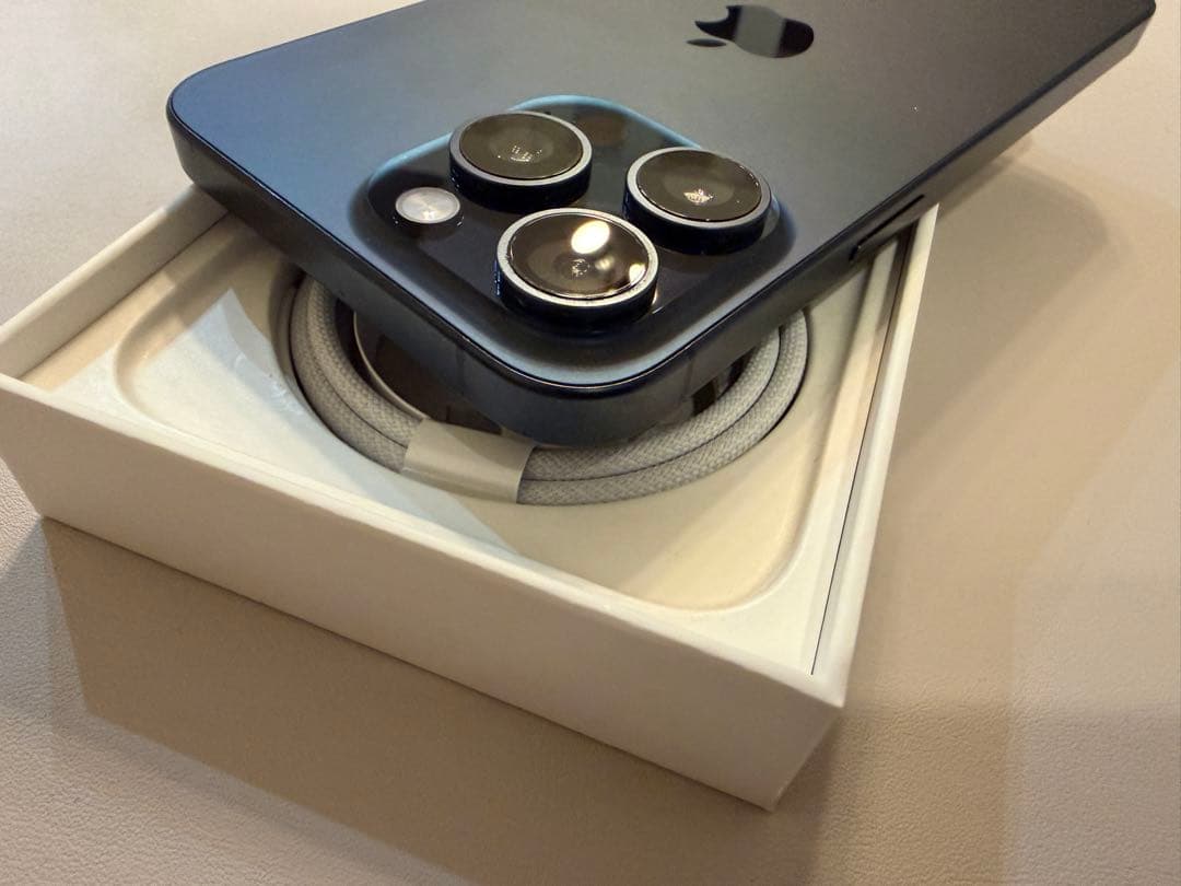 【美品・即発送】iPhone15 Pro Max 512GB ブルーチタニウム