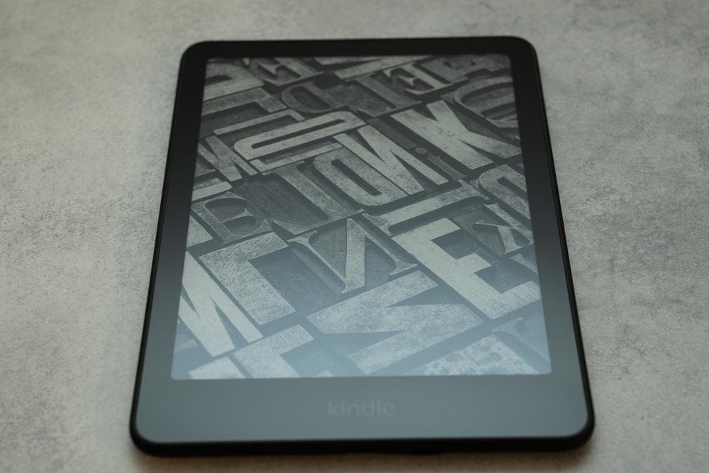 【美品】Kindle Paperwhite 第12世代 16G 純正カバー付き
