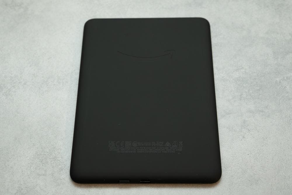 【美品】Kindle Paperwhite 第12世代 16G 純正カバー付き