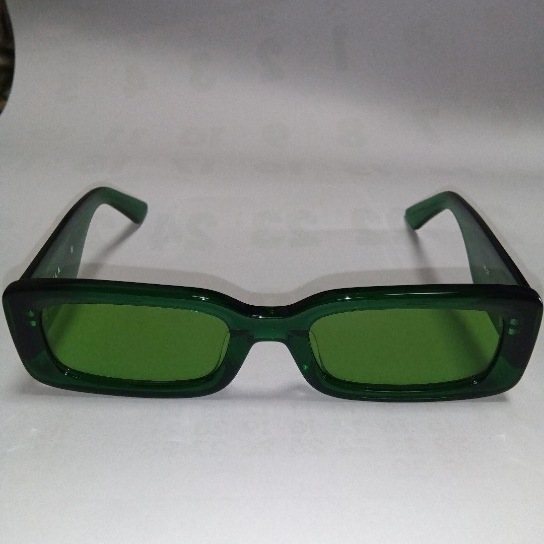 AKILA サングラス 　グリーン　ケース付き