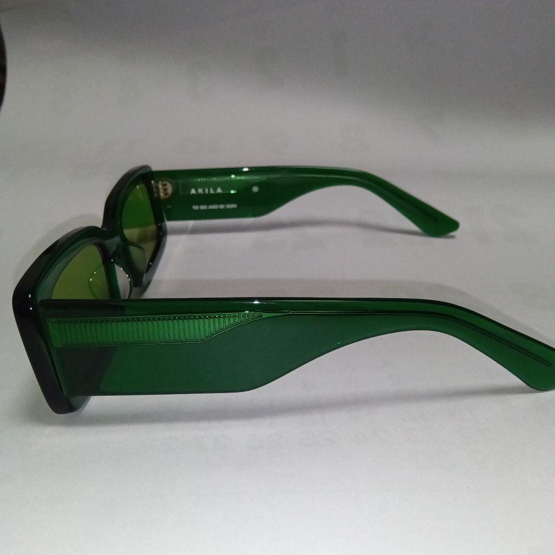 AKILA サングラス 　グリーン　ケース付き