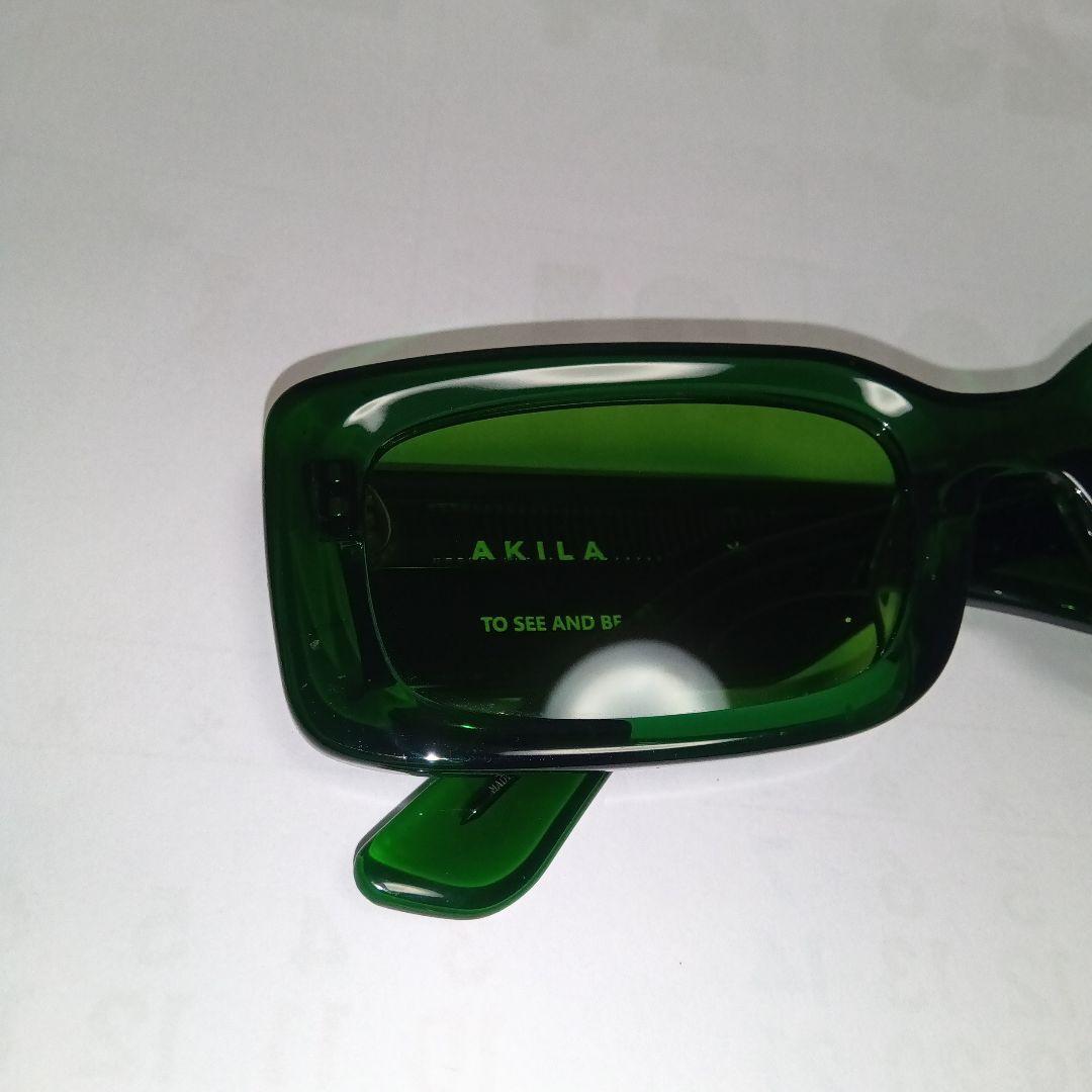 AKILA サングラス 　グリーン　ケース付き