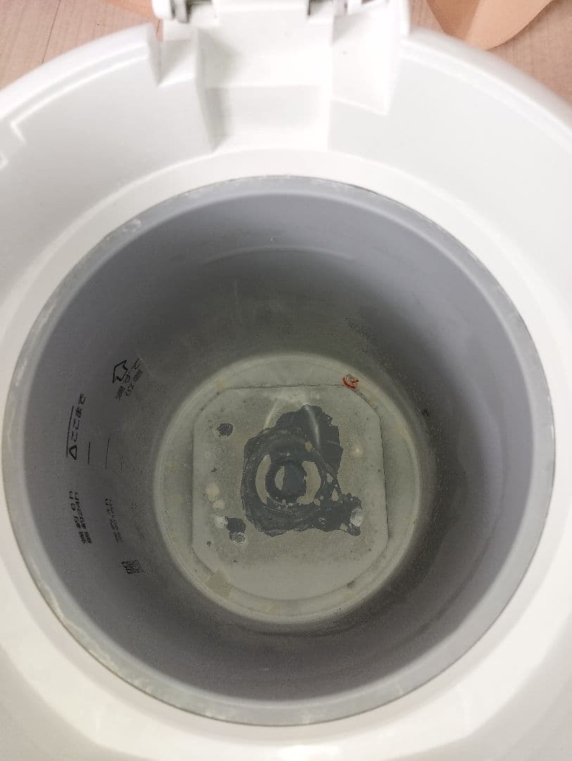 ①　象印 EE-RN ホワイト 加湿器