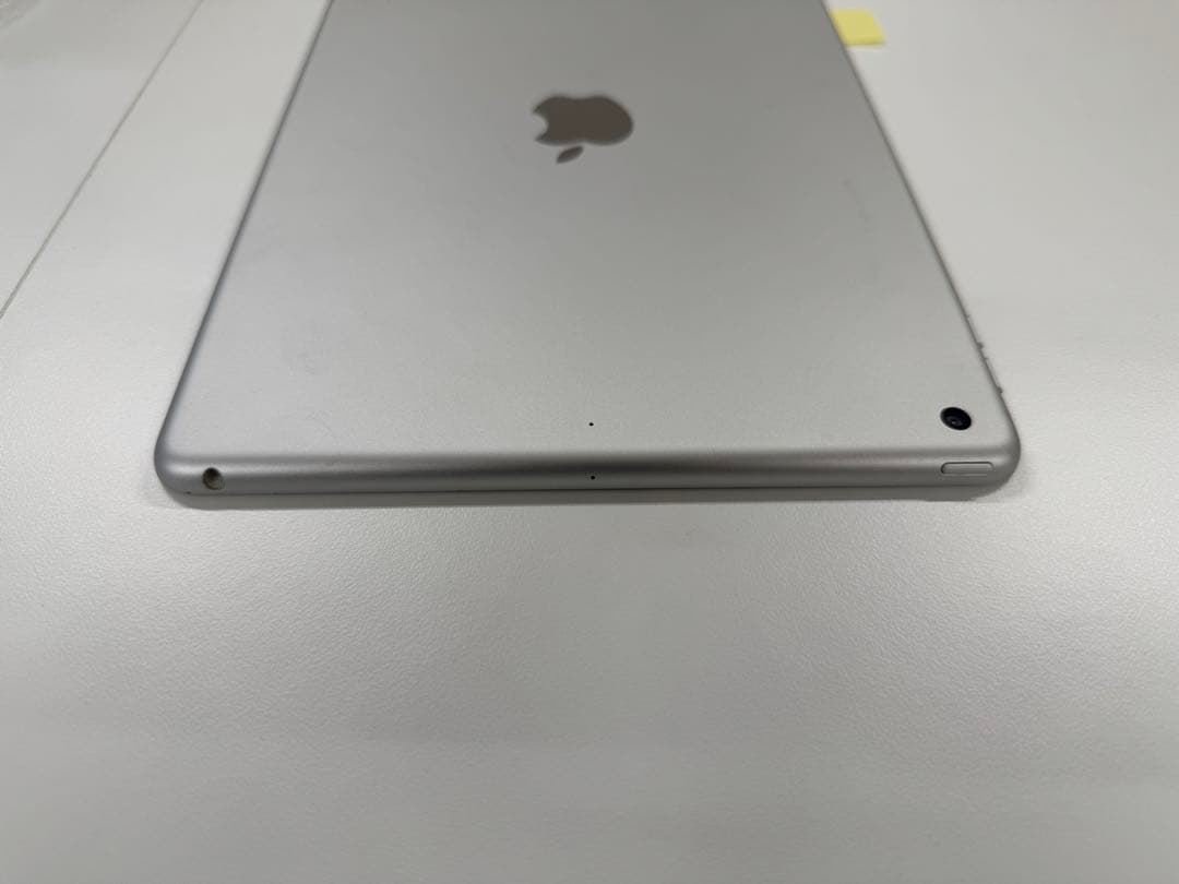 iPad第8世代 Wi-Fi 32GB シルバー ジャンク021