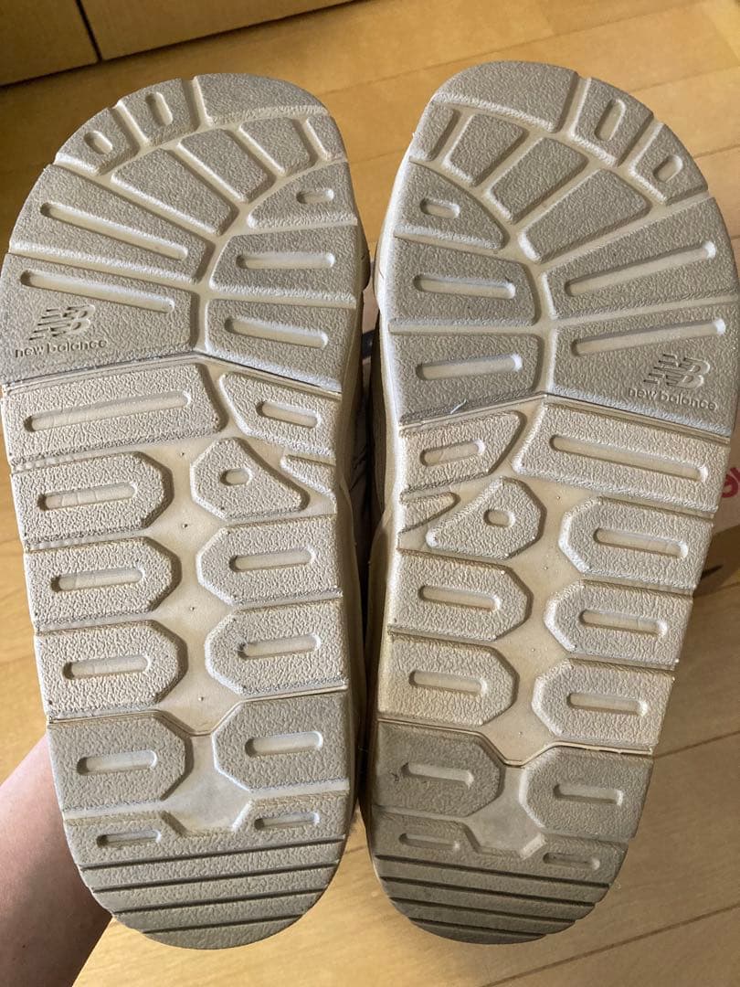 New Balance ボアサンダル 韓国