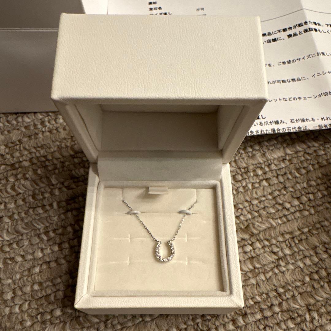 4℃ ヨンドシー ネックレス k10 WG ホースシュー 馬蹄