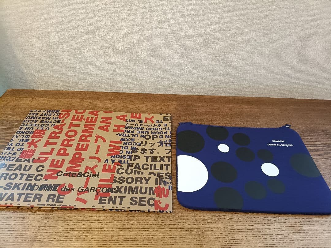 新品 Comme des Garcons x Cote&Ciel PCケース 紺