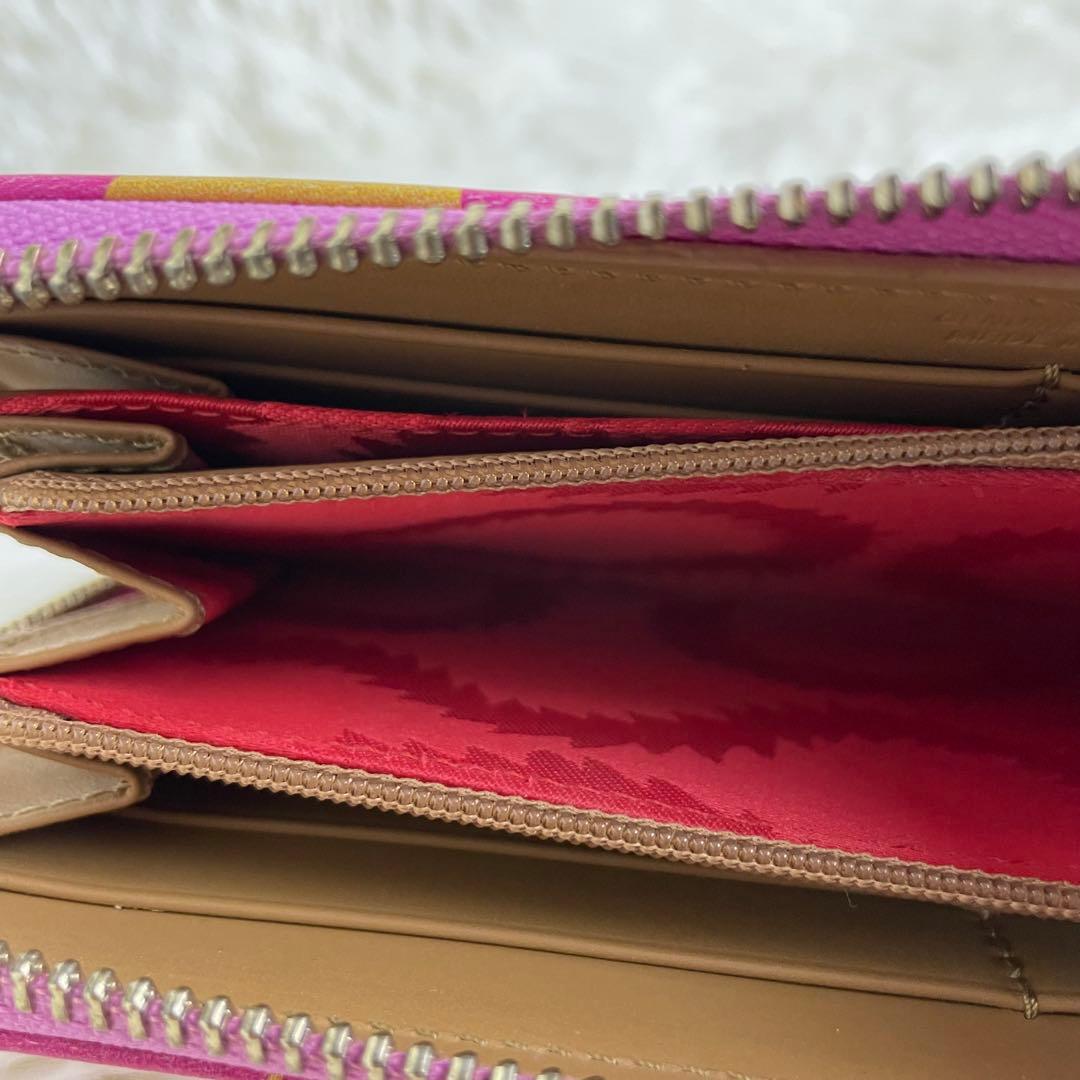 希少 ヴィヴィアンウエストウッド 長財布 バンビ  ラウンドジップ 星柄