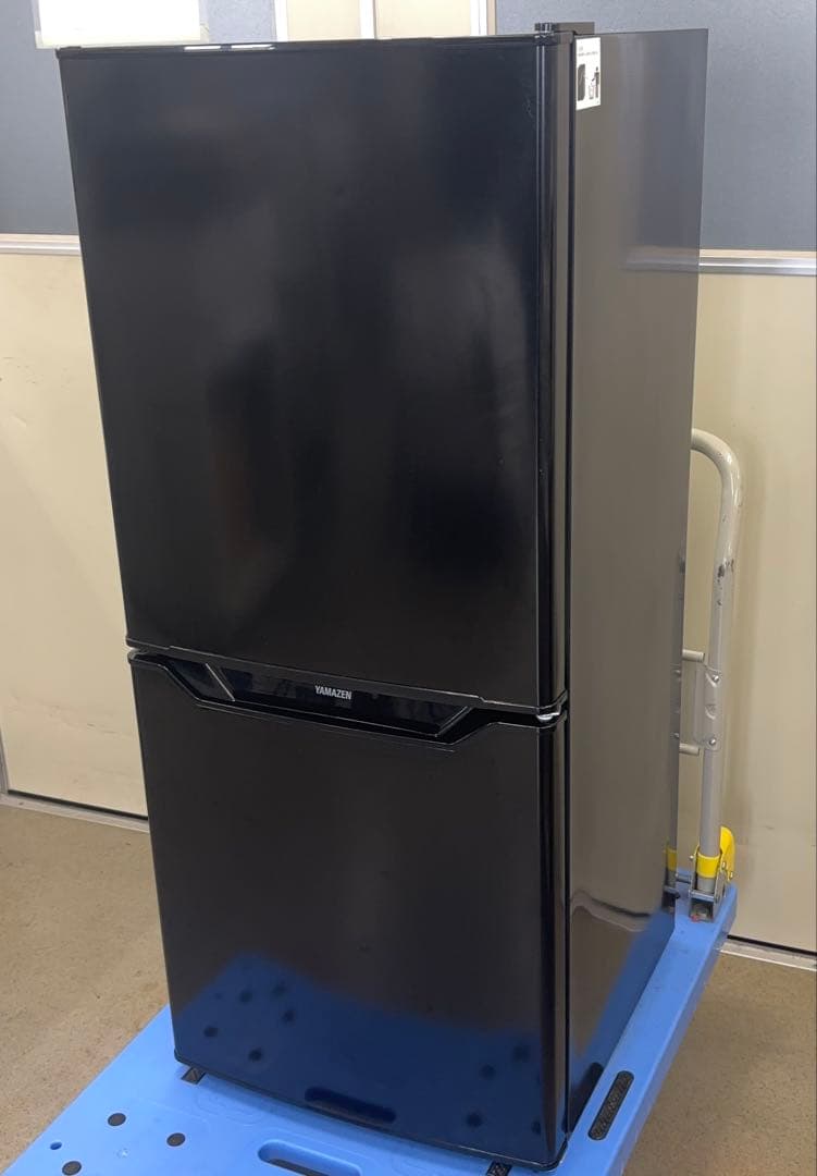 【引取り限定／東京都瑞穂町】山善 冷凍冷蔵庫 YFR-D111(B) 106L