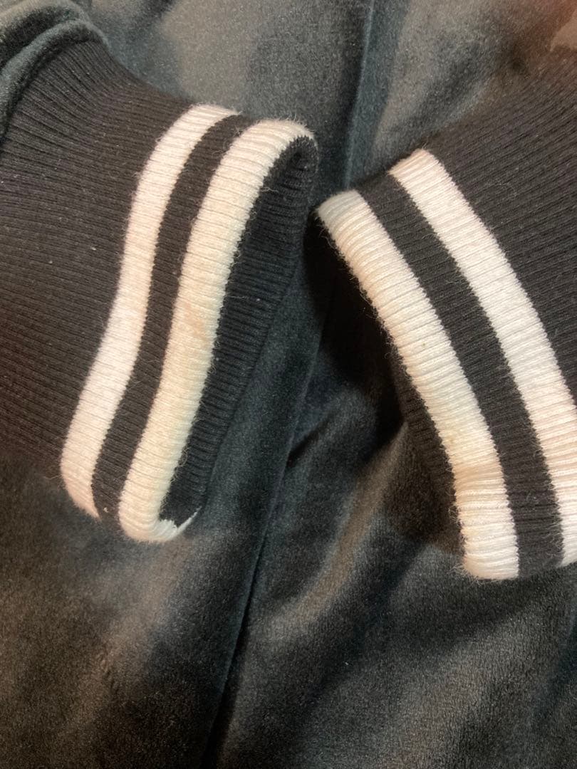 東京ディズニーリゾート　スカジャン　Tiggerティガー　ベロア黒　別珍Lサイズ