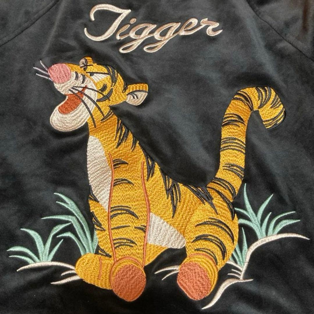 東京ディズニーリゾート　スカジャン　Tiggerティガー　ベロア黒　別珍Lサイズ