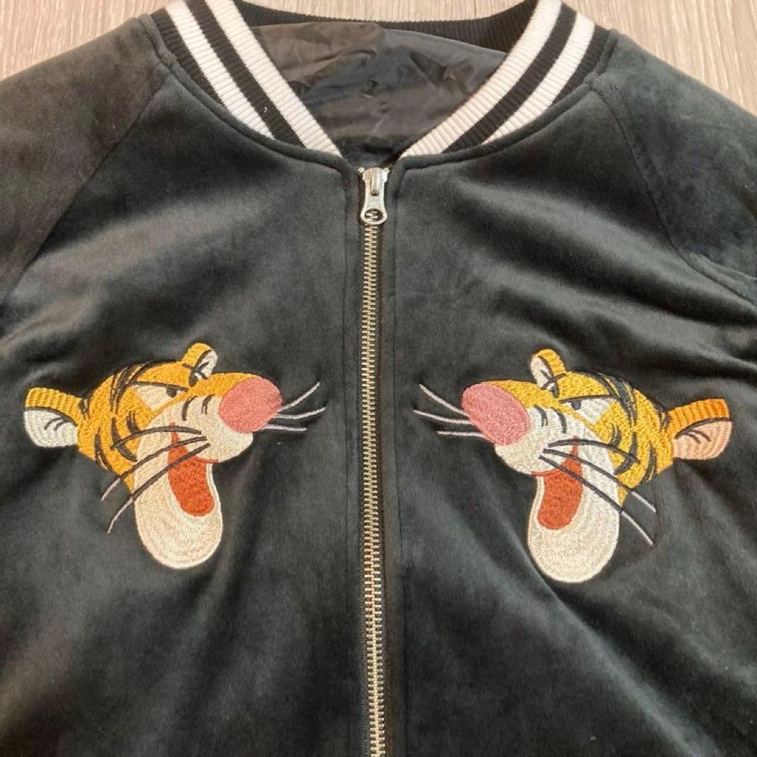 東京ディズニーリゾート　スカジャン　Tiggerティガー　ベロア黒　別珍Lサイズ