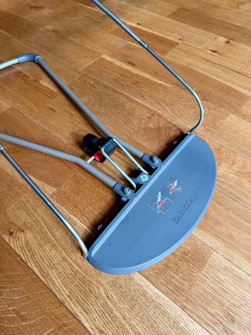 ベビービョルン バウンサーBliss 3Dメッシュ Air・グレー 専用玩具付き