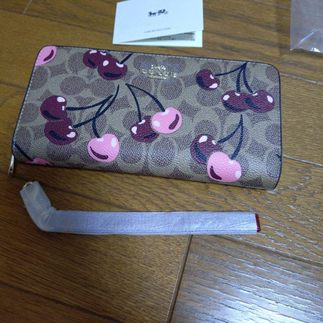 コーチCOACHチェリー柄 長財布 ベージュ ピンク新品未使用