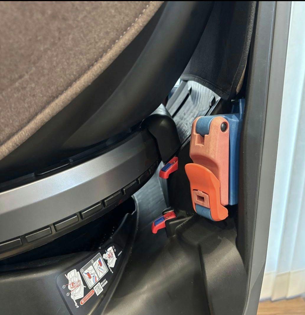 コンビ　クルムーヴ　スマート エッグショック　シートベルト固定　新生児可