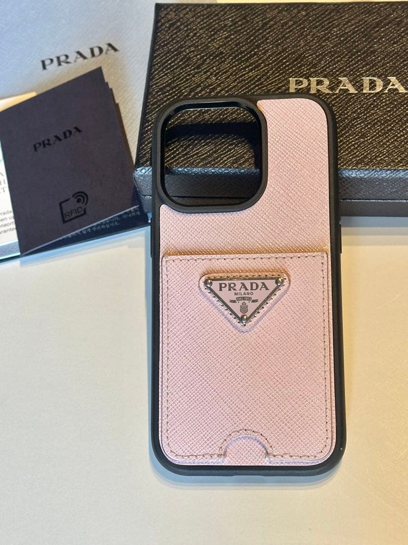 PRADA ピンク サフィアーノレザー ケース　iPhone14pro