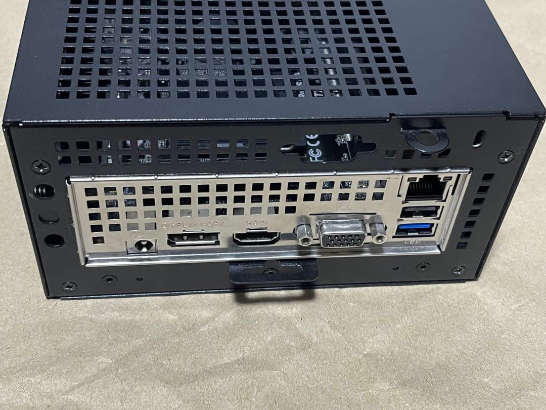 ASRock DeskMini A300 ベアボーンキット