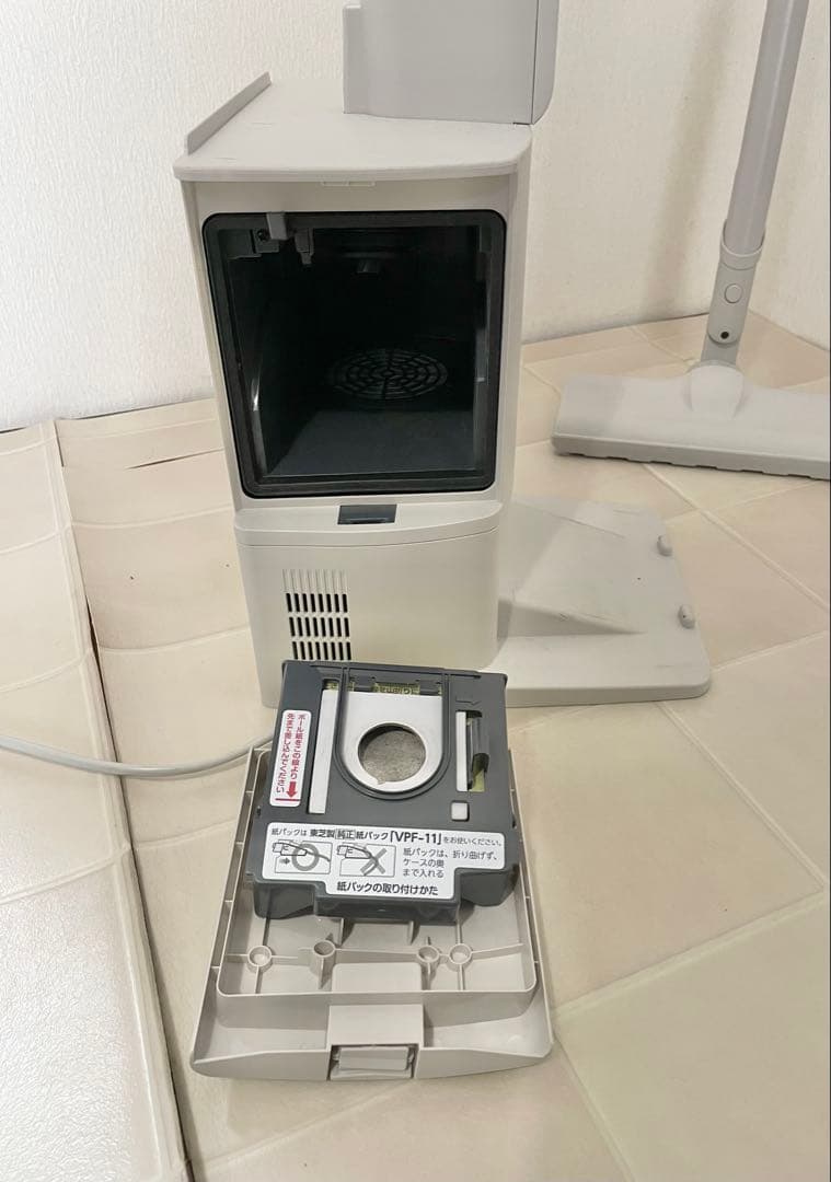 【実演機】東芝 ダストステーション搭載コードレスクリーナー