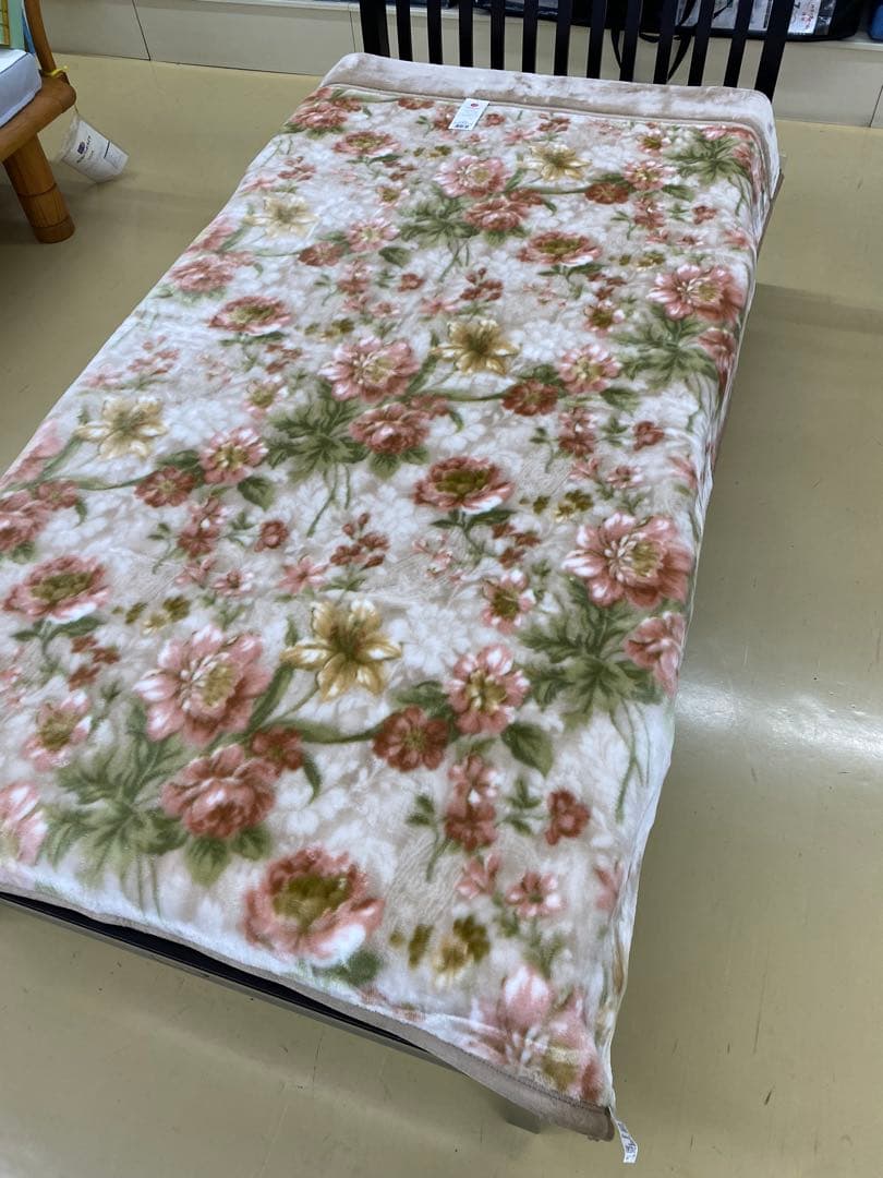 西川　ポリエステル合わせ毛布・ふっくらボリューム・シングルサイズ１４０×２００㎝