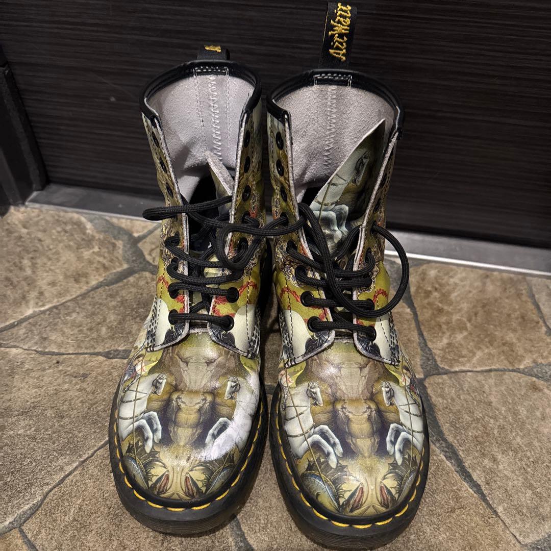 ドクターマーチン　美術館　ロヒール・ファン・デル・ウェイデン聖ゲオルギウスと竜