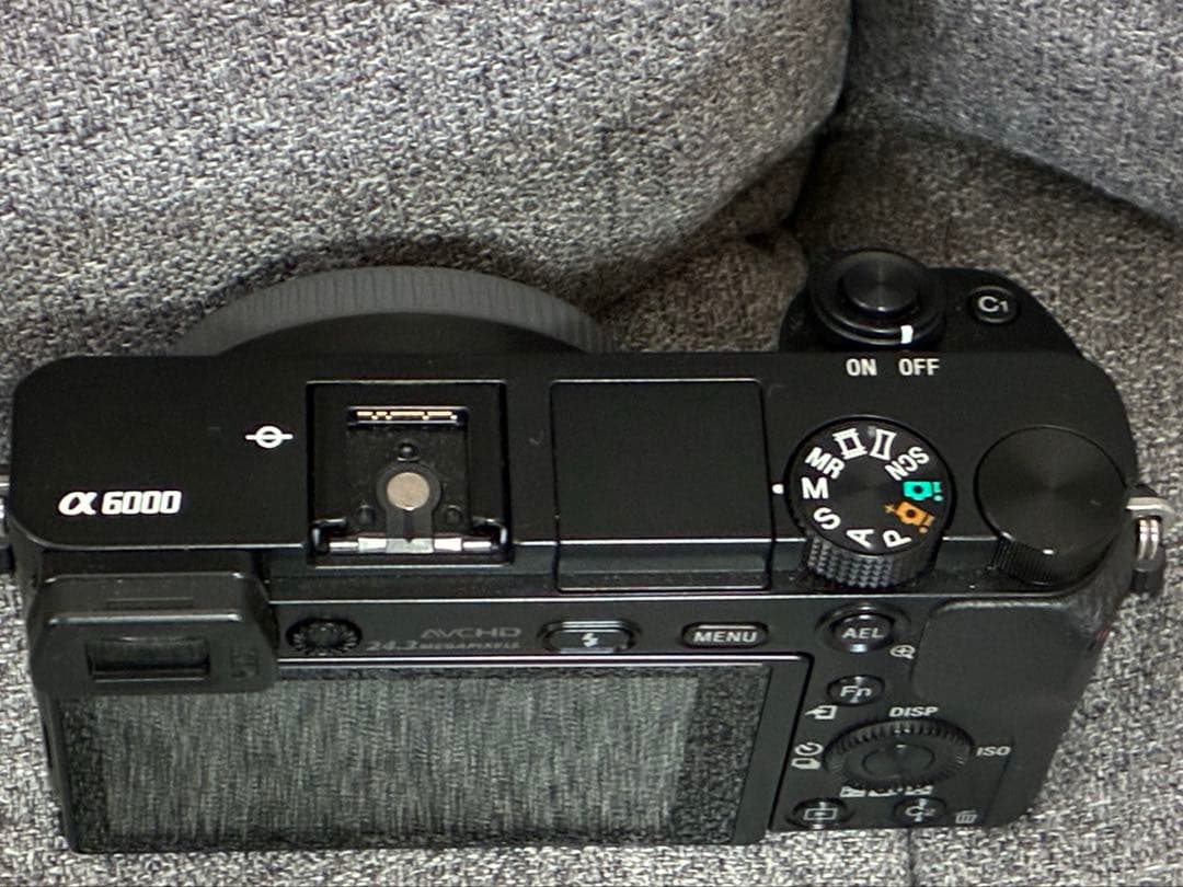 SONY α6000ミラーレス一眼カメラ 本体とレンズ