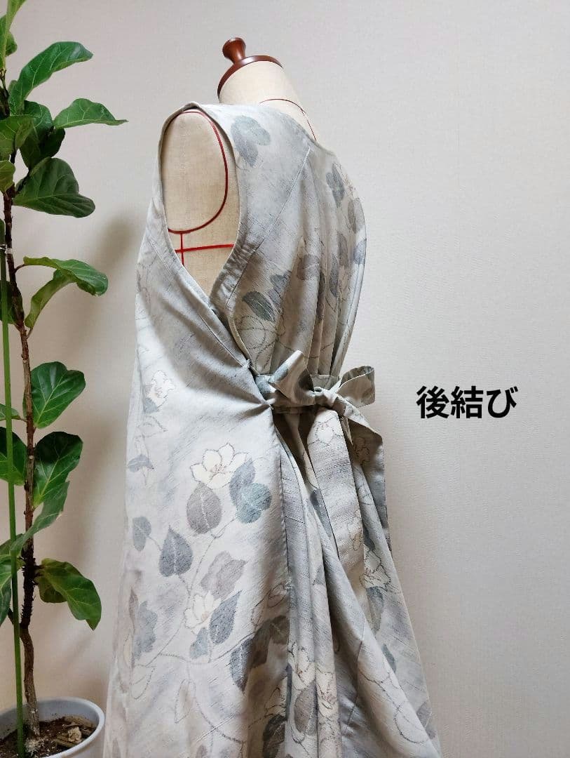 着物リメイク　紬フレアーワンピース　正絹花柄　ストールリボン2本付き
