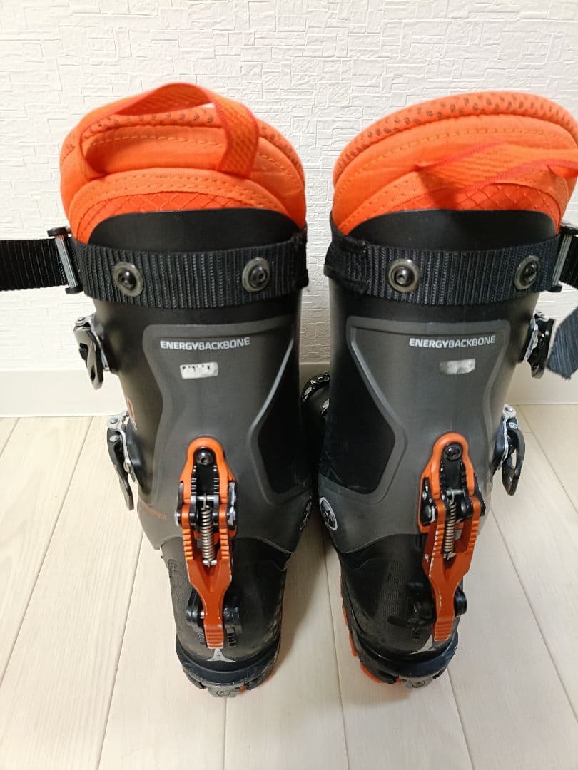 スキー ATOMICE HAWX 130 ULTRA XTD