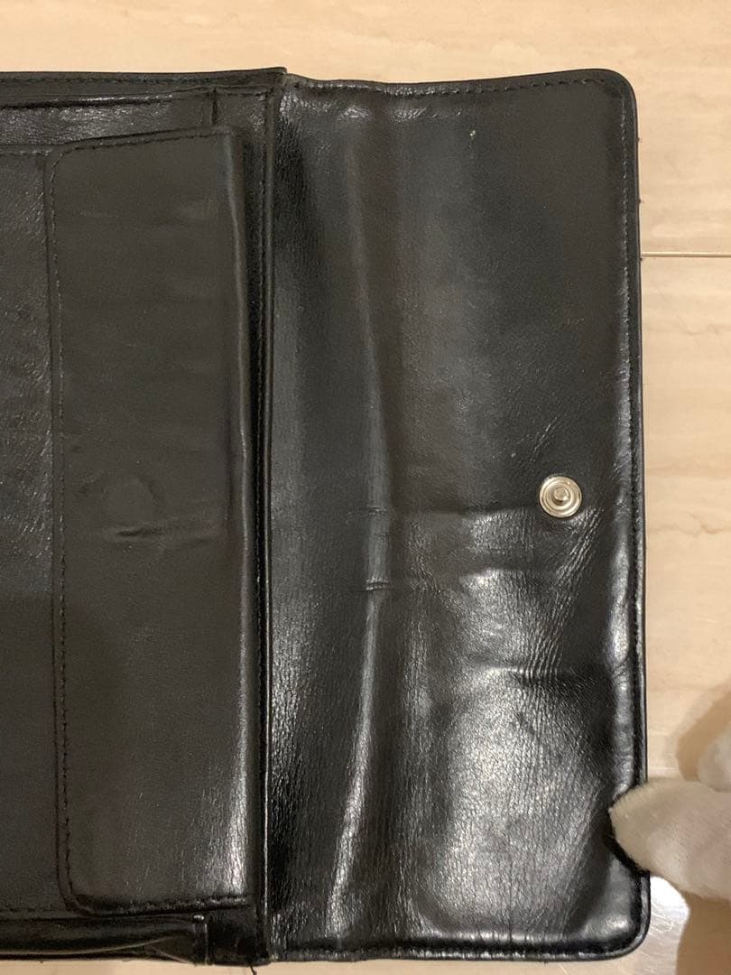 シャネルCHANEL黒色　長財布　Vステッチ　新品のショルダー付