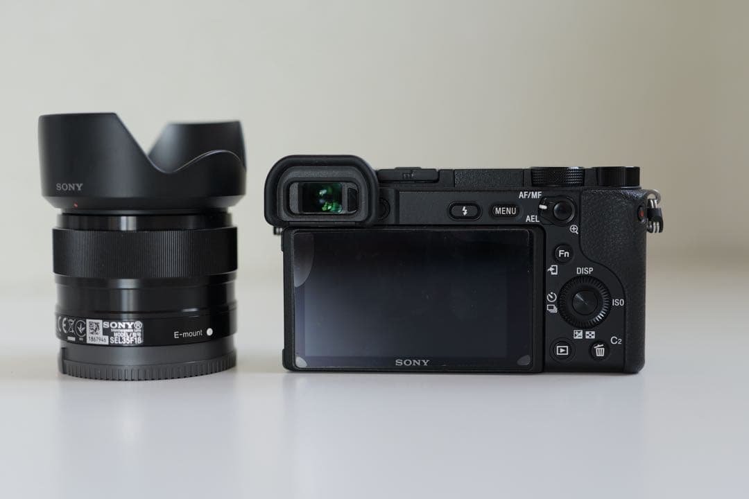 【トコペデイア】SONY α6400 E35mm F1.8レンズセット