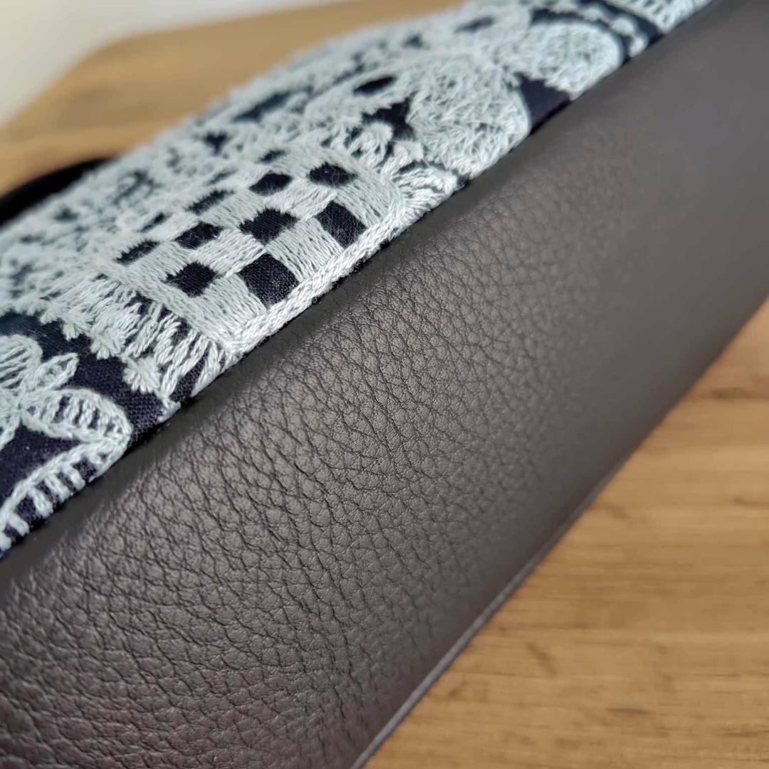 【専用】/フォレストタイルグレイ/木玉がま口革チョコ